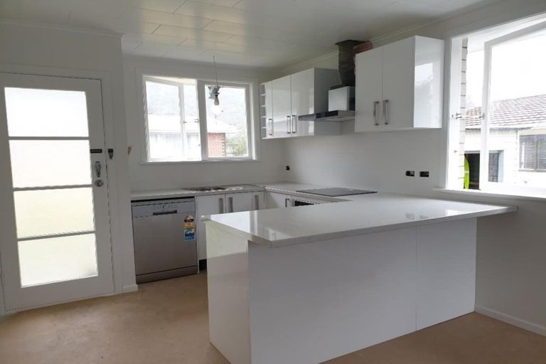 Photo of property in 9a Helvetia Grove, Naenae, Lower Hutt, 5011