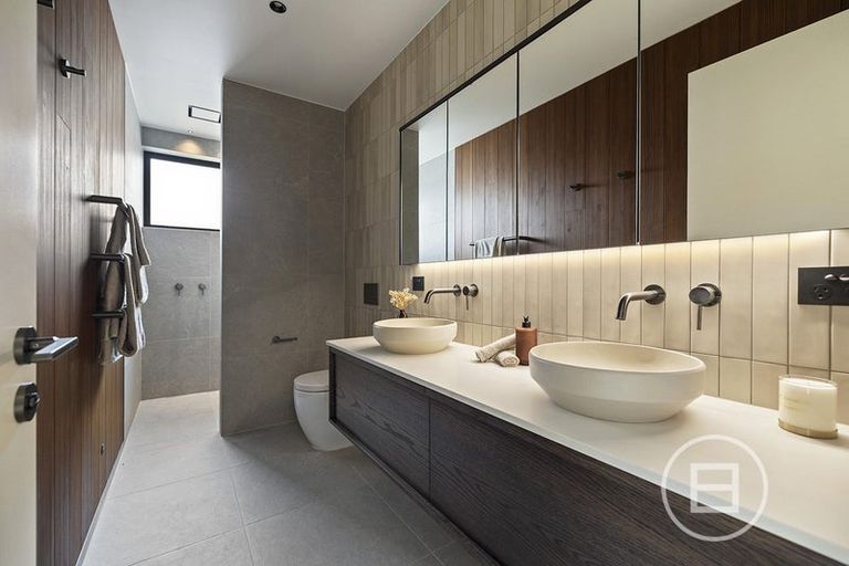 Photo of property in 86 Middleton Road, Queenstown Hill, Queenstown, 9300