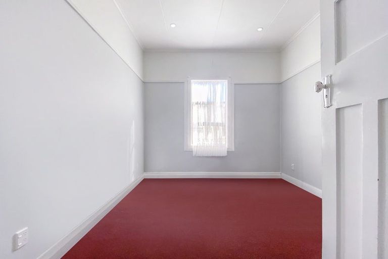 Photo of property in 151a The Parade, Island Bay, Wellington, 6023