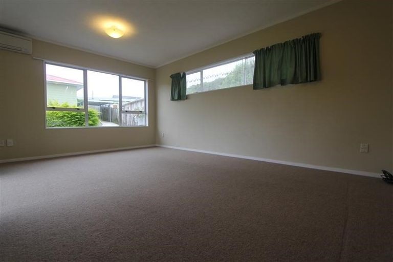 Photo of property in 240 Mitchell Street, Brooklyn, Wellington, 6021