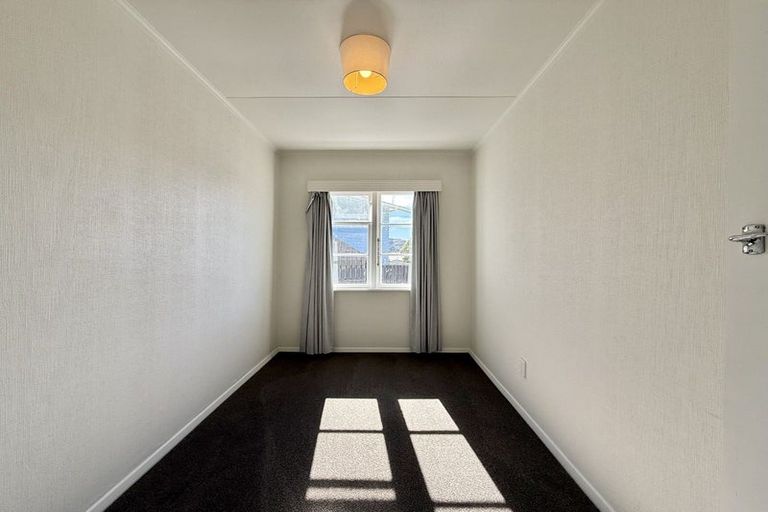 Photo of property in 17 Karaka Street, Wainuiomata, Lower Hutt, 5014