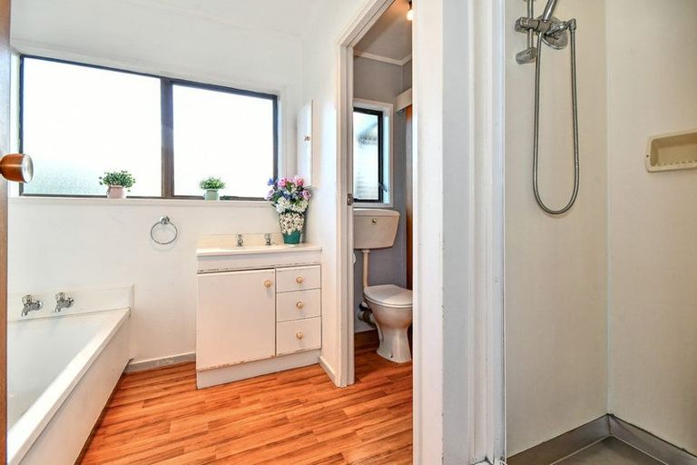 Photo of property in 34 Mcquarrie Avenue, Wattle Downs, Auckland, 2103