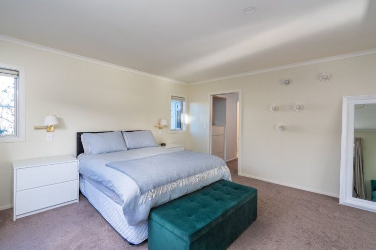 Photo of property in 5 Pukenamu Road, Rainbow Point, Taupo, 3330