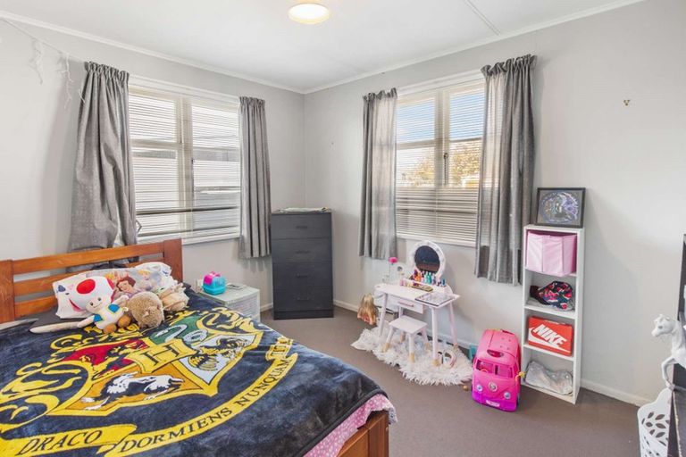 Photo of property in 8 Murray Avenue, Hawera, 4610