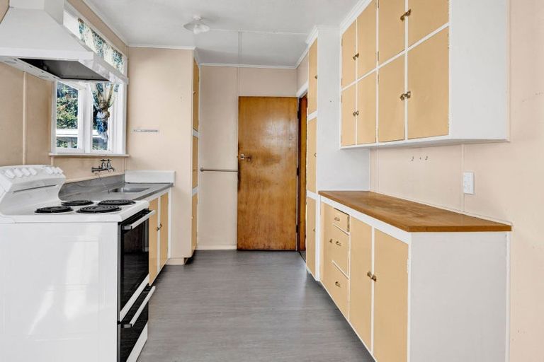 Photo of property in 63 Cook Street, Marfell, New Plymouth, 4310