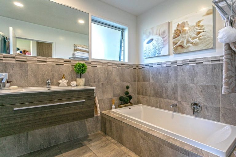 Photo of property in 104 Kiwi Road, Whangamata, 3620