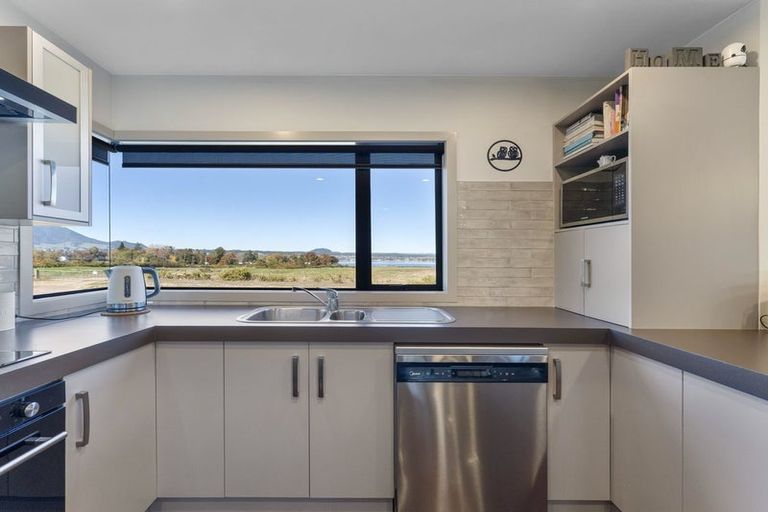 Photo of property in 202 Acacia Bay Road, Nukuhau, Taupo, 3330