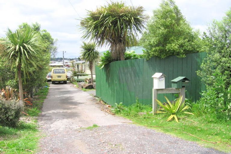 Photo of property in 106 Seymour Road, Sunnyvale, Auckland, 0612