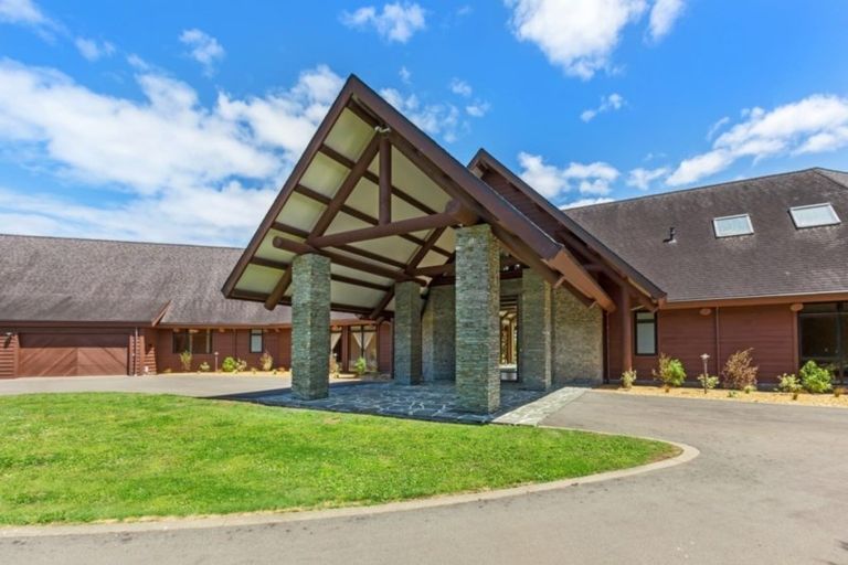 Photo of property in 132 Milne Drive, Paraparaumu, 5032