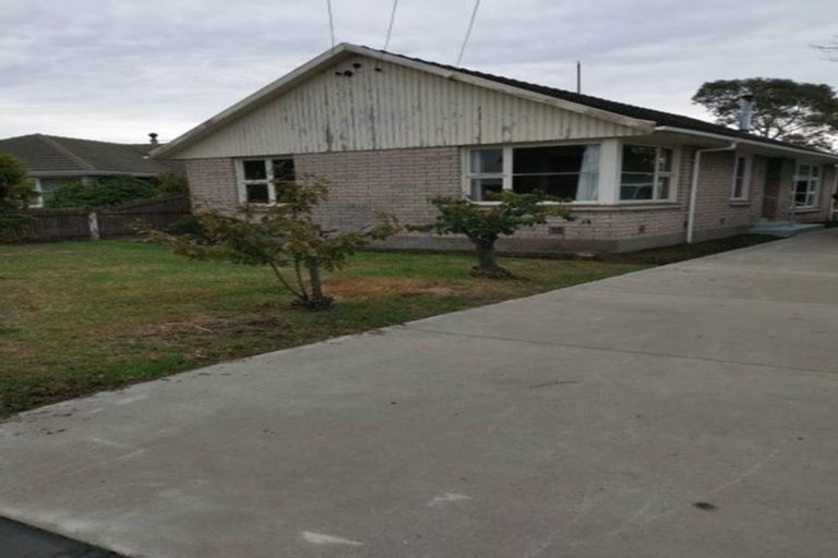 Photo of property in 18 Vivian Street, Burwood, Christchurch, 8083