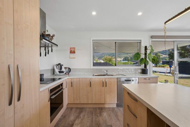 Photo of property in 25 Teal Place, Lake Hawea, Wanaka, 9382