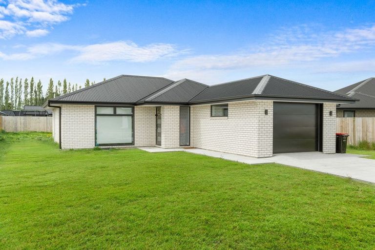 Photo of property in 70 Amberley Beach Road, Amberley, 7410