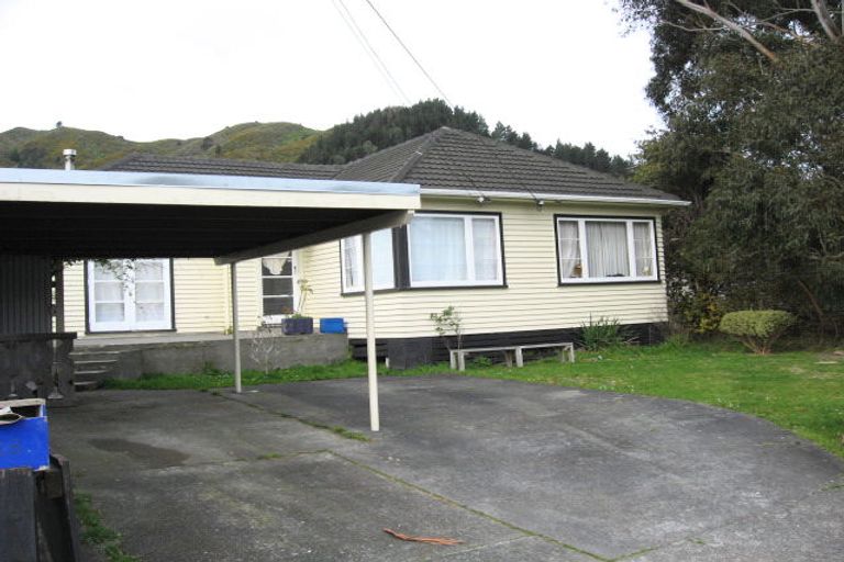 Photo of property in 28 Frederick Street, Wainuiomata, Lower Hutt, 5014