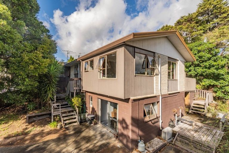 Photo of property in 13 Wirihana Road, Titirangi, Auckland, 0604