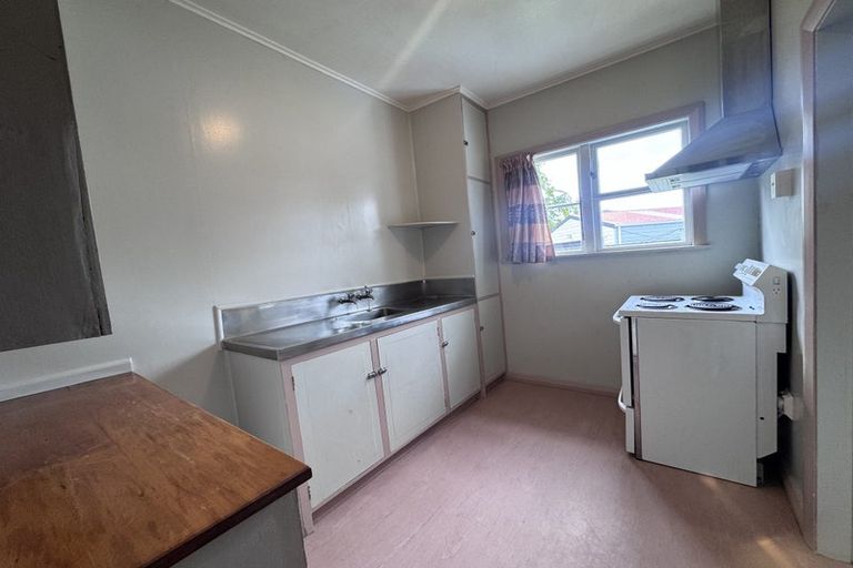 Photo of property in 2 Anderson Street, Hokowhitu, Palmerston North, 4410