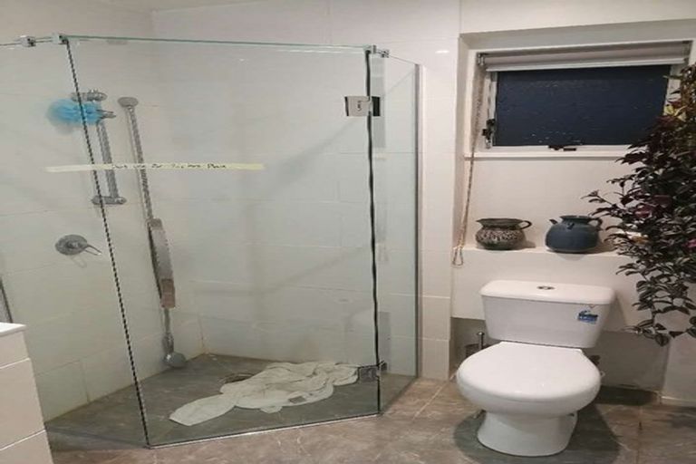 Photo of property in 233 Glengarry Road, Glen Eden, Auckland, 0602