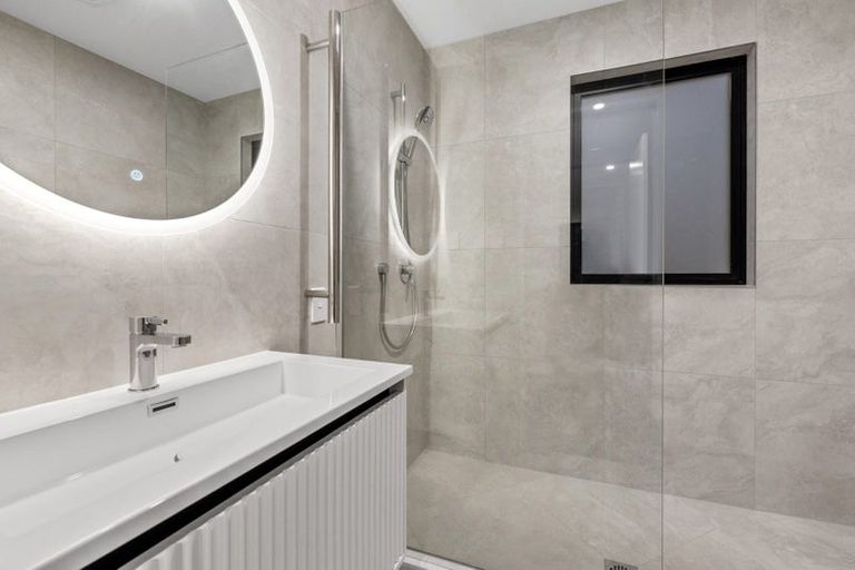 Photo of property in 9c O'donn Avenue, Beach Haven, Auckland, 0626