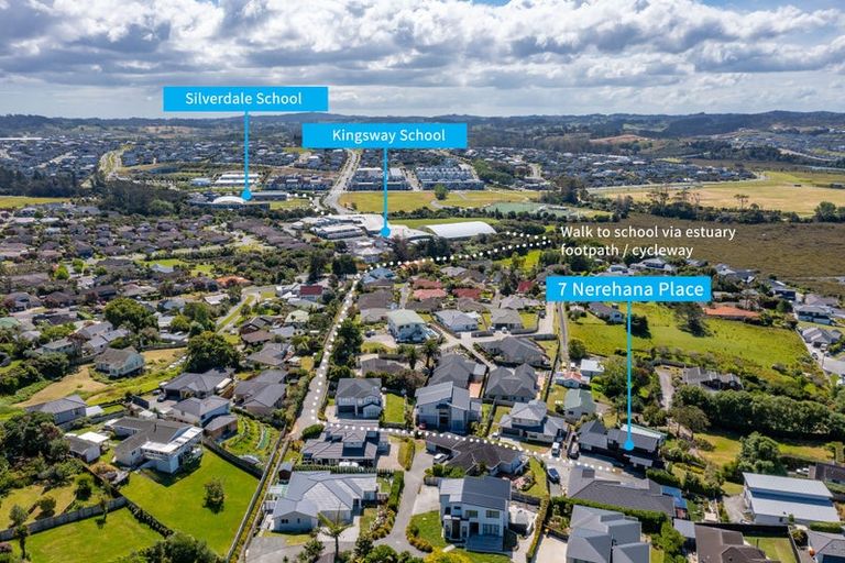 Photo of property in 7 Nerehana Place, Red Beach, 0932