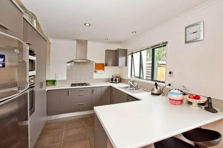 Photo of property in 26 Sonoma Crescent, Oteha, Auckland, 0632