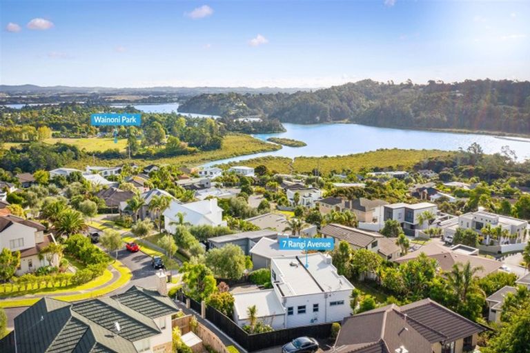 Photo of property in 7 Rangi Avenue, Schnapper Rock, Auckland, 0632