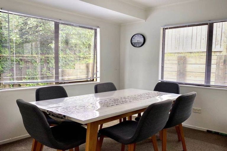 Photo of property in 1/13 Trengove Place, West Harbour, Auckland, 0618