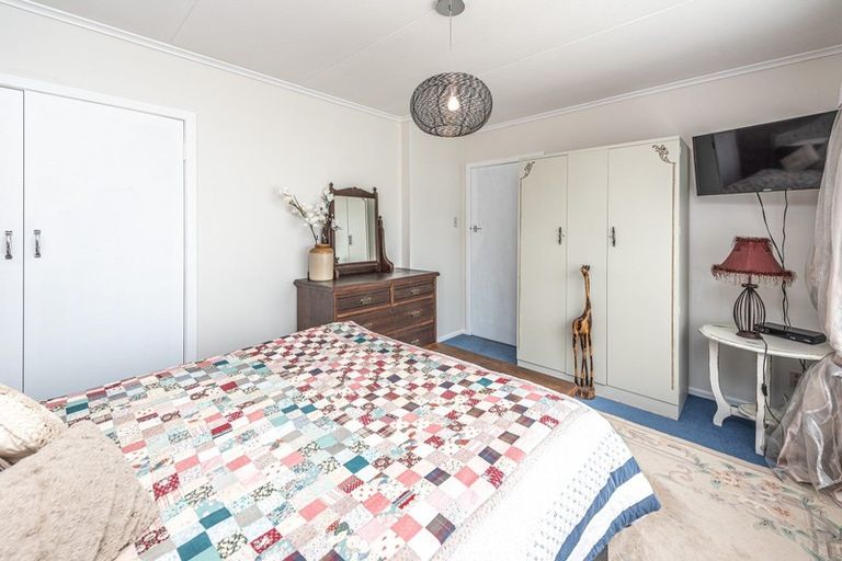 Photo of property in 9 Lee Street, Castlecliff, Whanganui, 4501