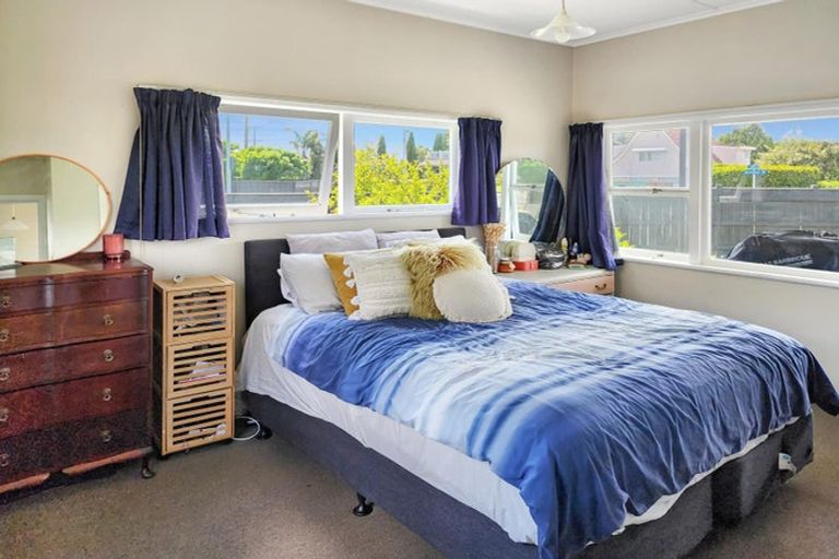 Photo of property in 66 Avondale Road, Taradale, Napier, 4112