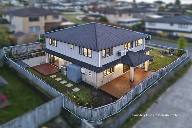 Photo of property in 22 Millcroft Lane, Ranui, Auckland, 0612