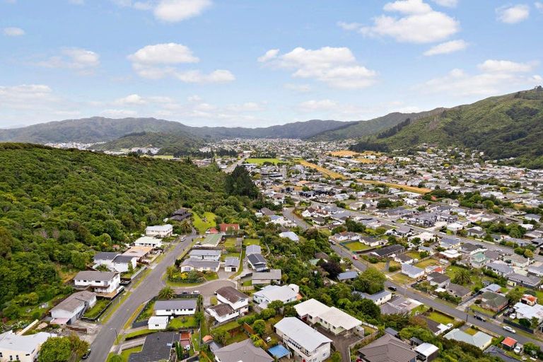 Photo of property in 6b Ely Grove, Wainuiomata, Lower Hutt, 5014