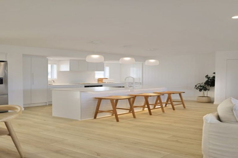 Photo of property in 1/27 Motuora Road, Manly, Whangaparaoa, 0930