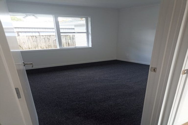 Photo of property in 2/462 East Coast Road, Windsor Park, Auckland, 0630