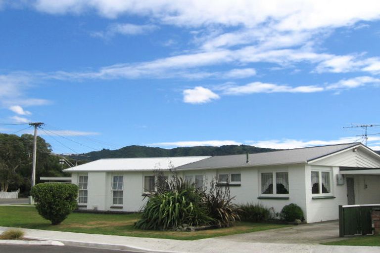 Photo of property in 1f2- Oregon Drive, Maoribank, Upper Hutt, 5018