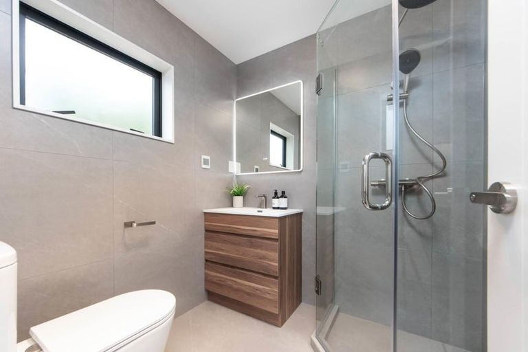 Photo of property in 7a Hewlett Road, Massey, Auckland, 0614