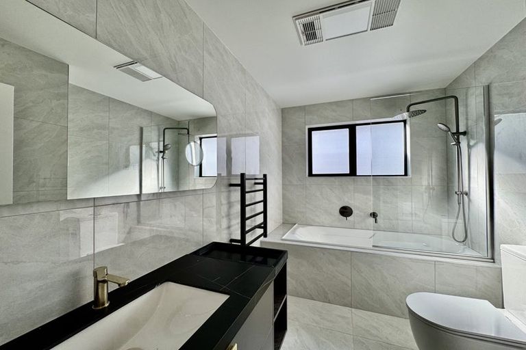 Photo of property in 25b Jandell Crescent, Bucklands Beach, Auckland, 2014