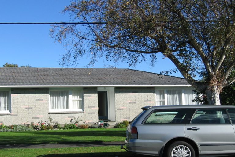 Photo of property in 4 Derwent Lee Grove, Epuni, Lower Hutt, 5011