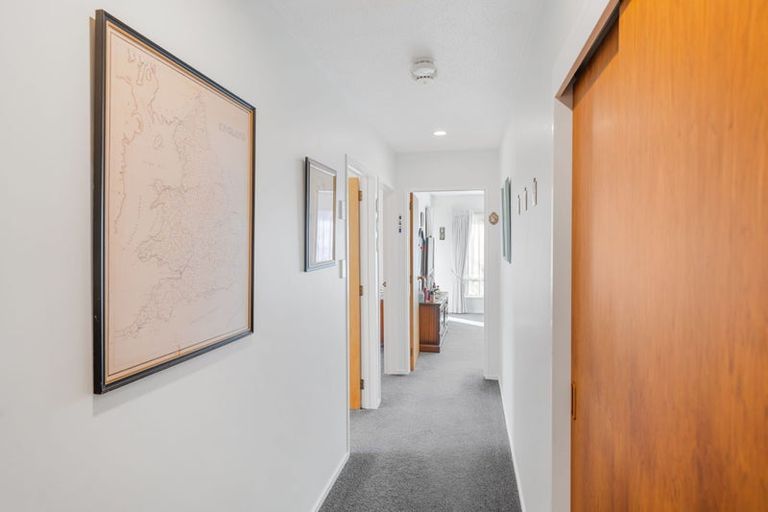 Photo of property in 18 Claverley Gardens, Avonhead, Christchurch, 8042