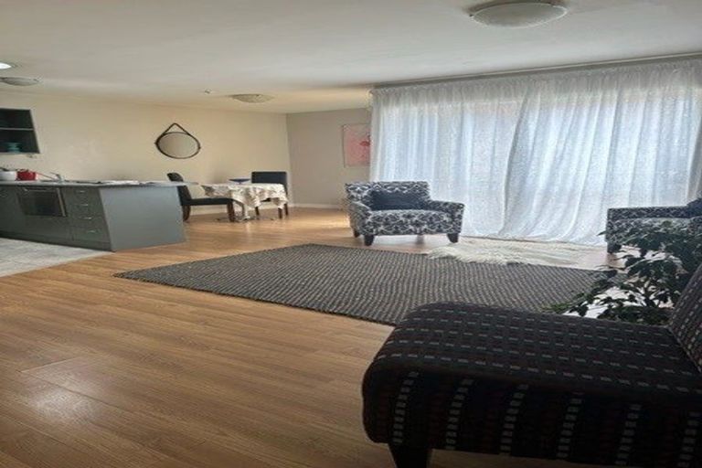 Photo of property in 7/81 Birkenhead Avenue, Birkenhead, Auckland, 0626