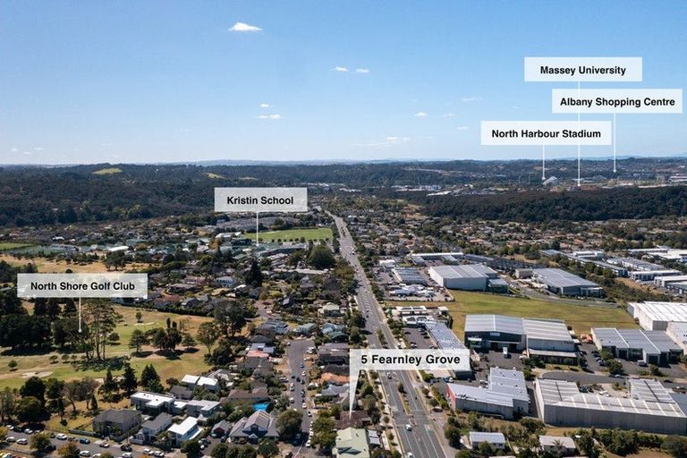 Photo of property in 5 Fearnley Grove, Albany, Auckland, 0632