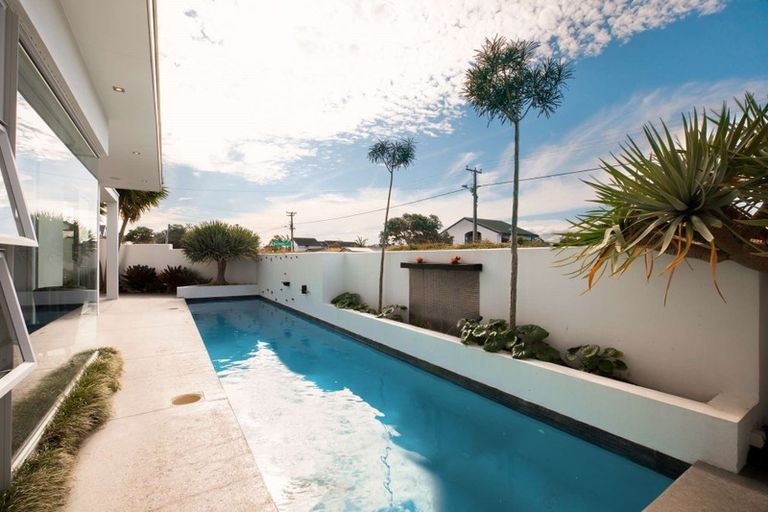 Photo of property in 76 Bay Street, Red Beach, 0932