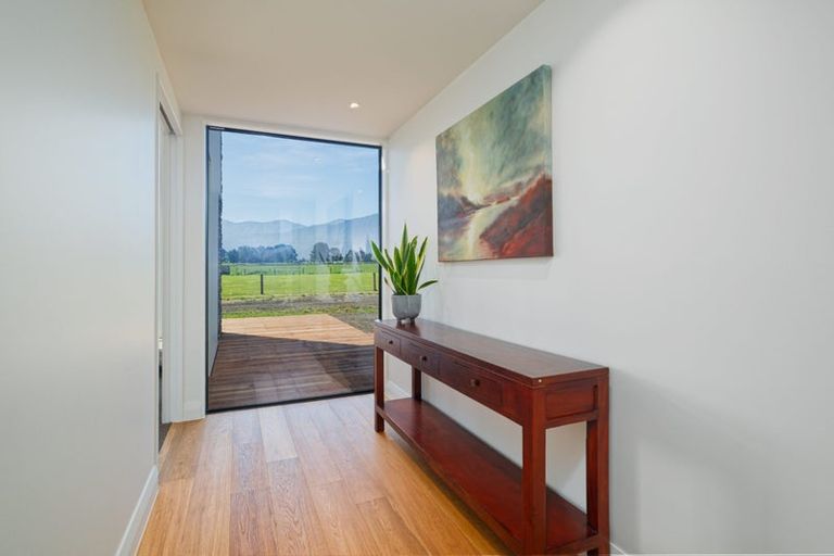 Photo of property in 23 Te Ao Wharepapa Lane, Peketa, 7373