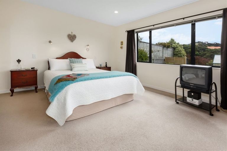 Photo of property in 28 Navigation Drive, Whitby, Porirua, 5024