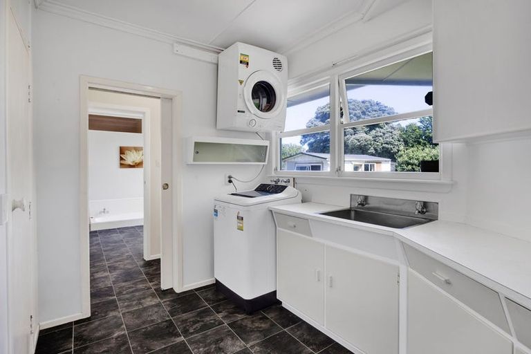 Photo of property in 161 South Road, Hawera, 4610