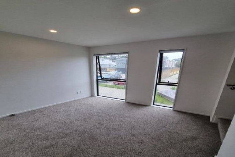 Photo of property in 53 Morihana Close, Glen Eden, Auckland, 0602