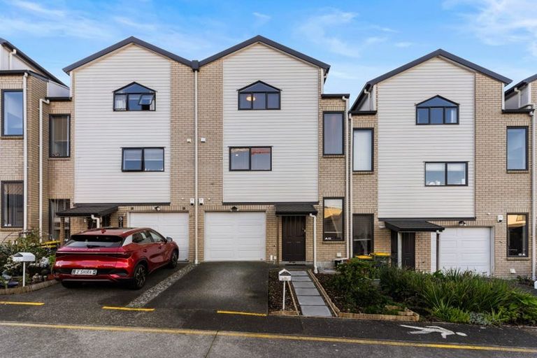 Photo of property in St Claire Village, 10/172 Mcleod Road, Te Atatu South, Auckland, 0610