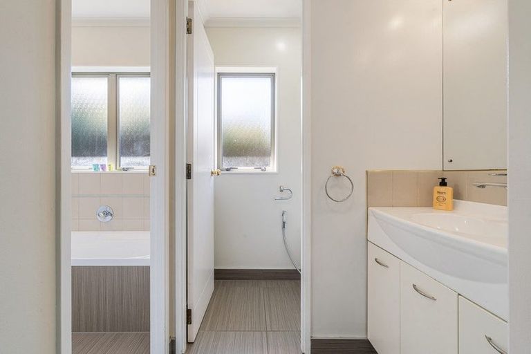 Photo of property in 62 Taka Street, Takanini, 2112