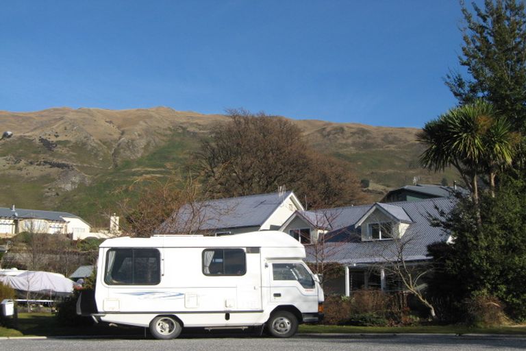 Photo of property in 4 Larch Place, Wanaka, 9305