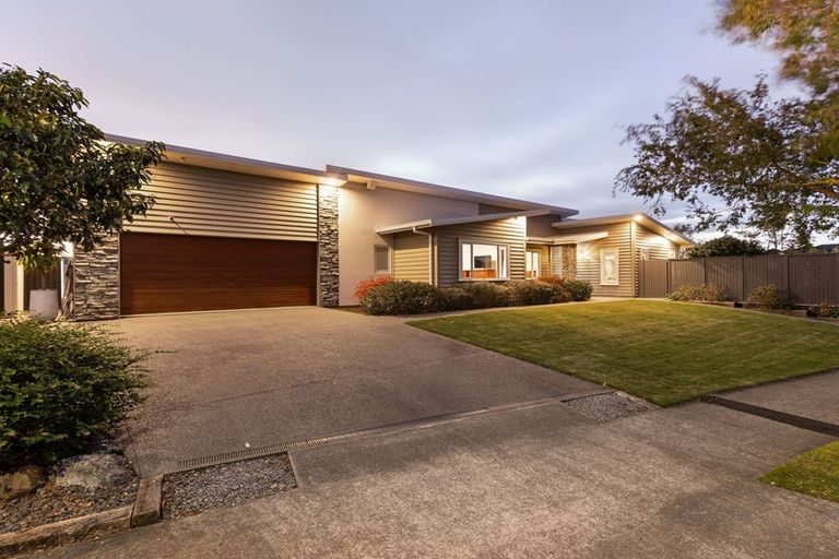 Photo of property in 3 Silicon Way, Fitzherbert, Palmerston North, 4410