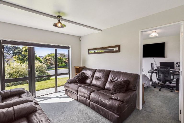 Photo of property in 8 Millennium Hill, Paraparaumu, 5032