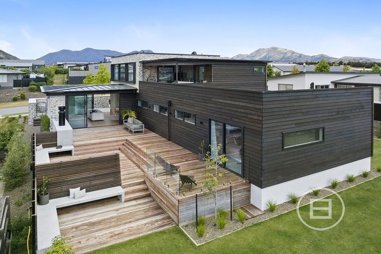 Photo of property in 34 Minaret Ridge, Wanaka, 9305