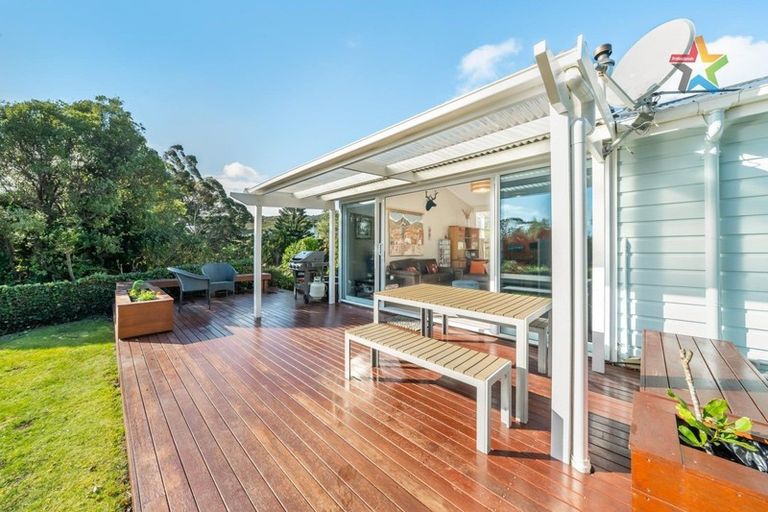 Photo of property in 51 Howard Road, Point Howard, Lower Hutt, 5013